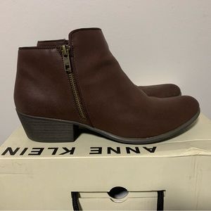 DONATED. Ankle boots/booties. Esprit.